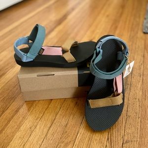 Teva Women’s Size 8 Original Universal Sandals NWT
